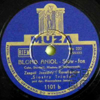 Blond anioł